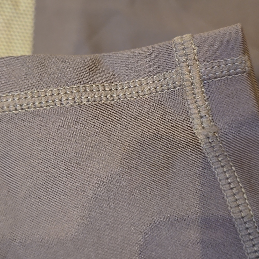 New Stronger Label "The Signature One" Falcon Gold Leggings - Picture 9 of 12